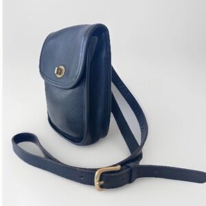 Vintage Coach Classic Black Leather Small Side Pack Turn Lock 9978